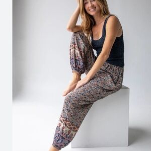 Natural Life Floral Print Relaxed Women's Pants - Blue & Cream